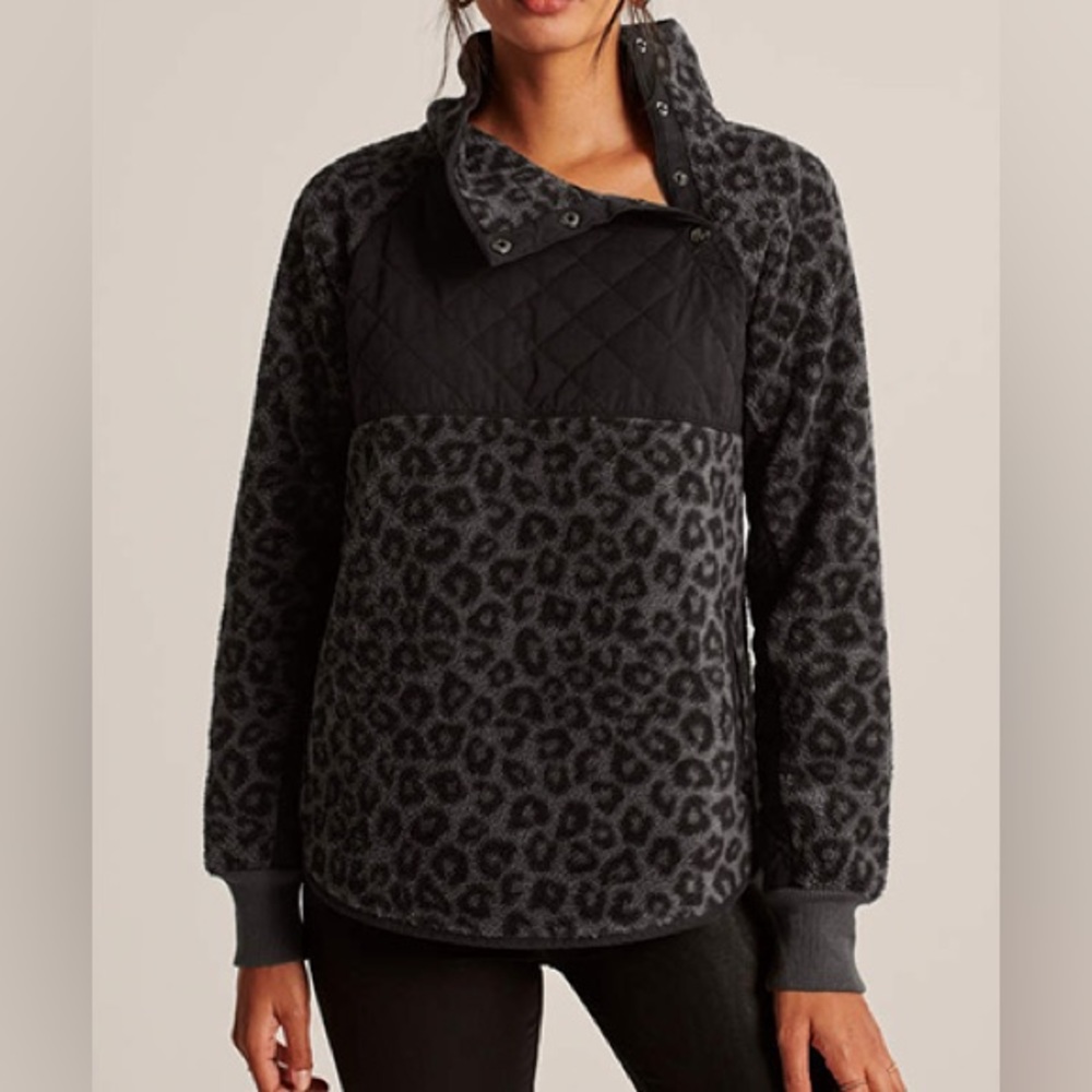 Abercrombie Sherpa Pullover Sweatshirt Black Leopard Size Medium